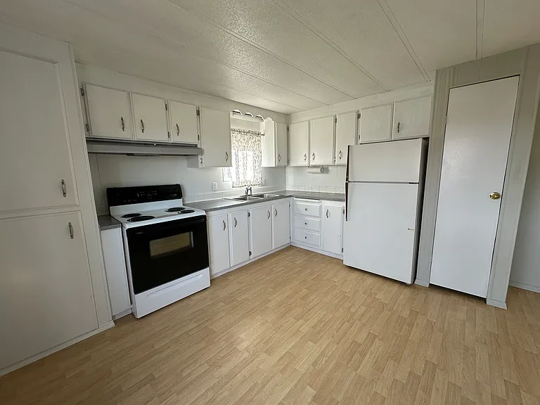 10012 Overlook Dr NW — Photo 4