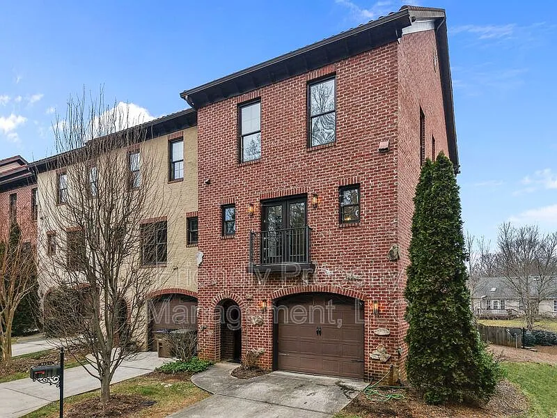 4 bed, 4.0 bath, 2174 sqft, $2,850 — Photo 1
