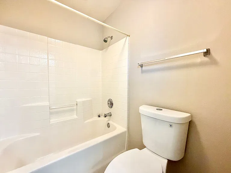 42041 Delmonte St — Photo 21
