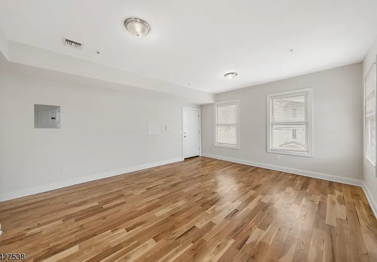 55 Lentz Ave — Photo 5
