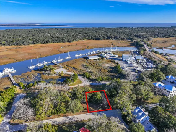 817 Ladies St, Fernandina Beach, FL 32034