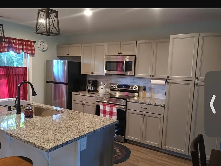 207 Swallow Dr — Photo 7