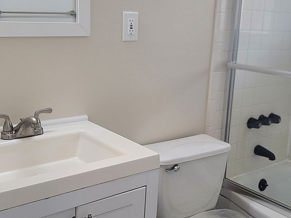 5th image of 1337 W Farnum Ave