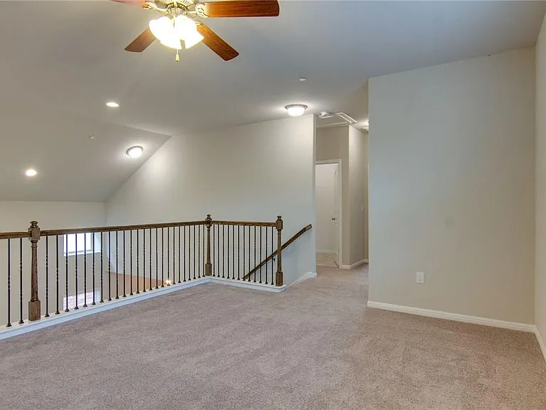 3240 E Whitestone Blvd #85 — Photo 25