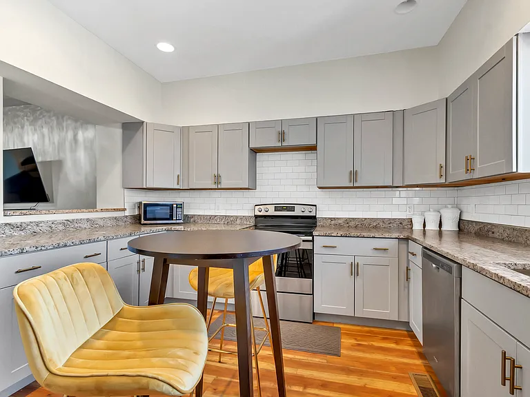 810 Broadway #2 — Photo 15