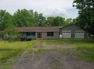 3816 N Creek Rd, Palmyra, NY 14522