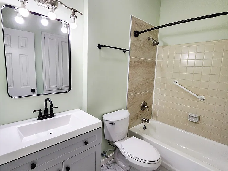 2067 Hazel Hedge Ln — Photo 16