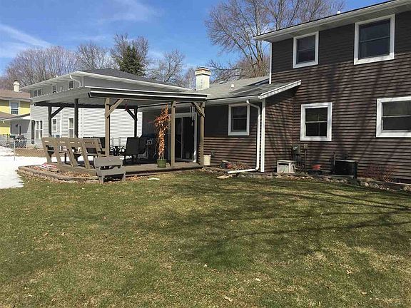 Rear Covered Deck
