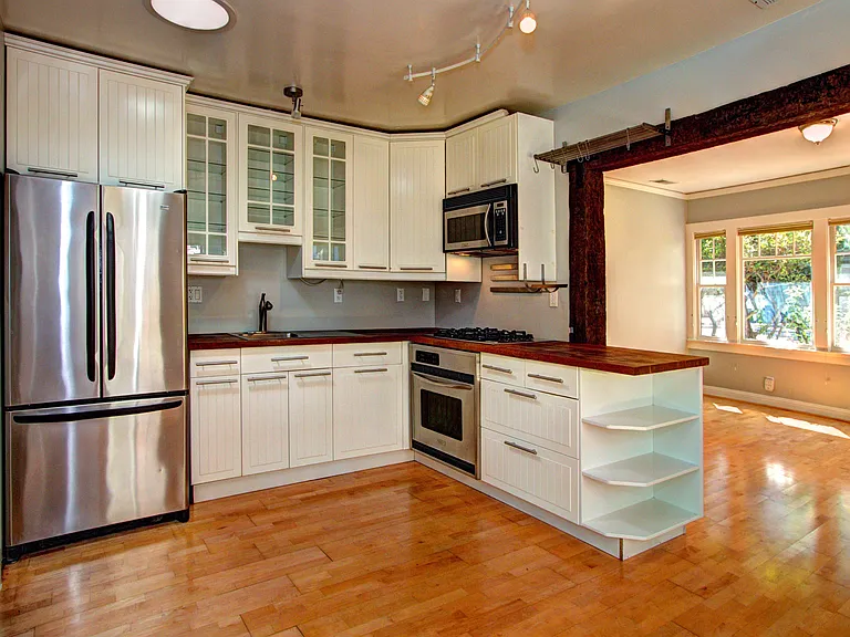 325 Middlefield Rd — Photo 6