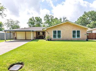 6968 Capitol St, Groves, TX 77619