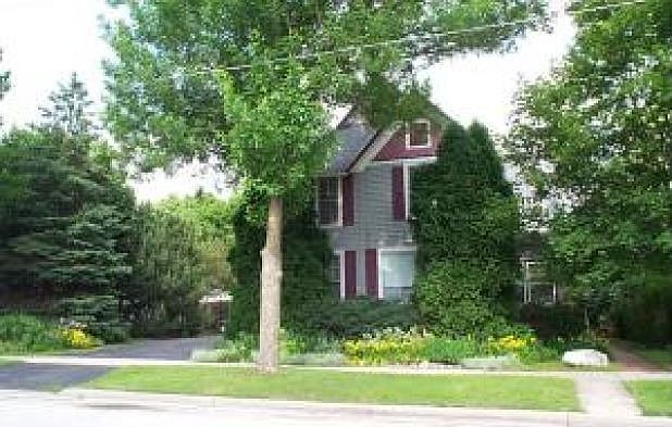1st image of 1559 Whiterock Ave