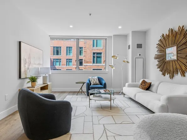 234 Causeway St APT 703, Boston, MA 02114