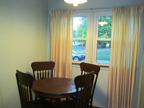 5th image of 2025 Winona Dr