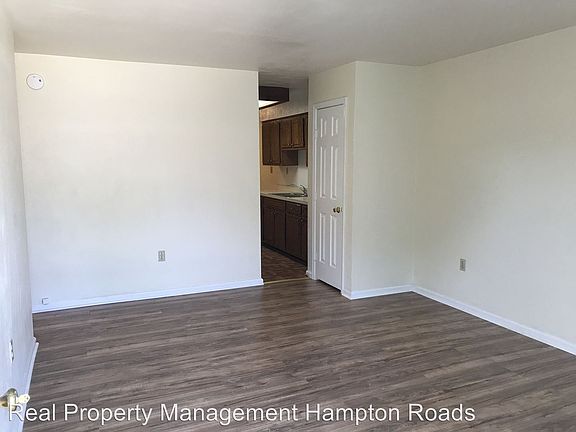 2nd image of 17 Carver Cir