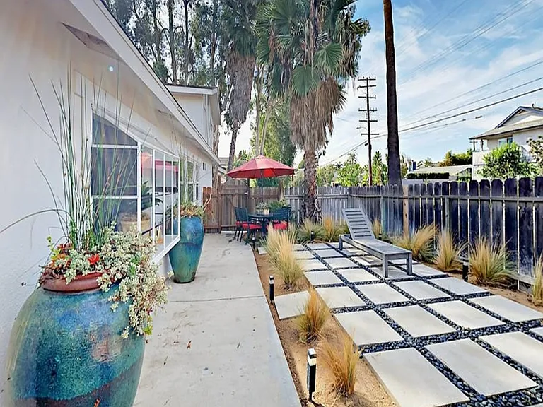 2458 Santa Ana Ave — Photo 20