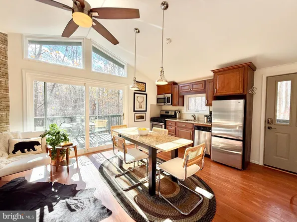 120 Conifer Ln, Hedgesville, WV 25427