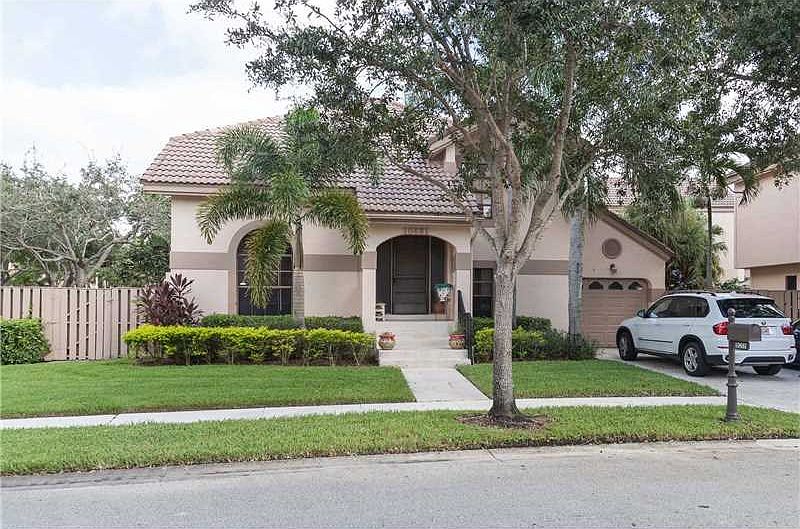 1st image of 10681 NW 17th St