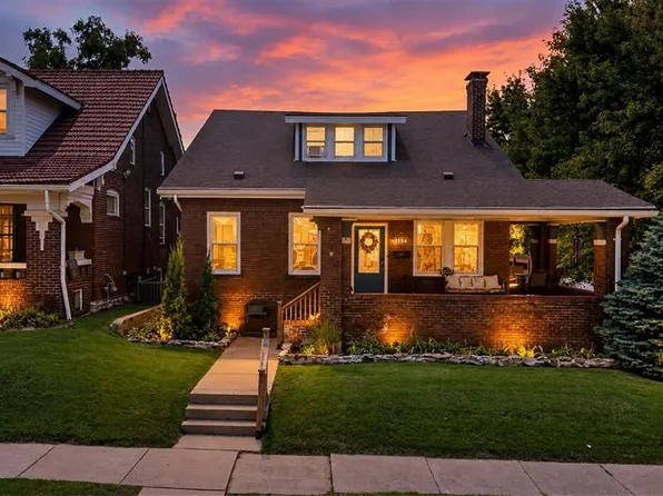 1154 Dover Pl, Saint Louis, MO 63111
