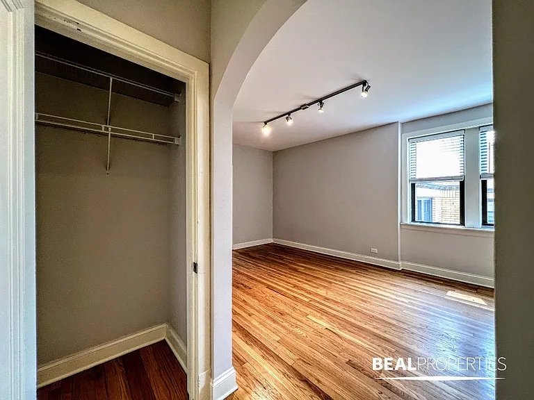 2321 N Rockwell St #B3 — Photo 5