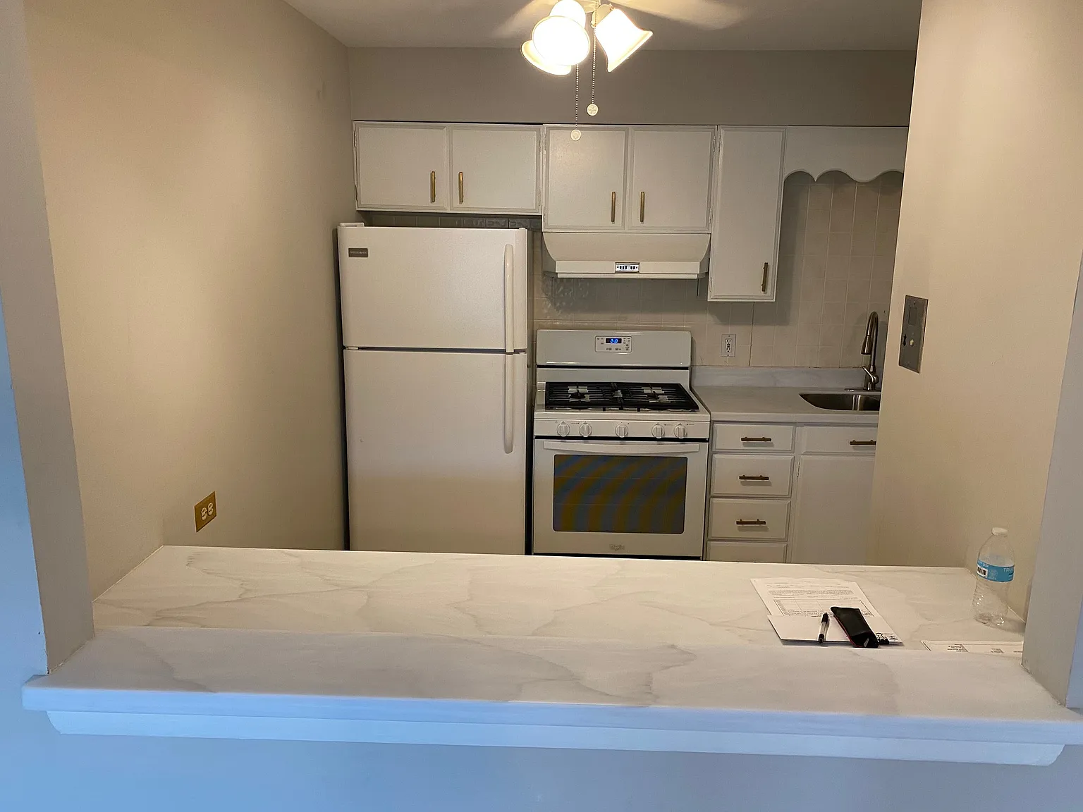 2 bed, 900 sqft, $2,100 — Photo 4