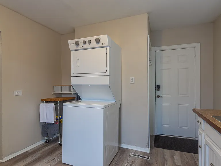 1907 W Boone Ave — Photo 8
