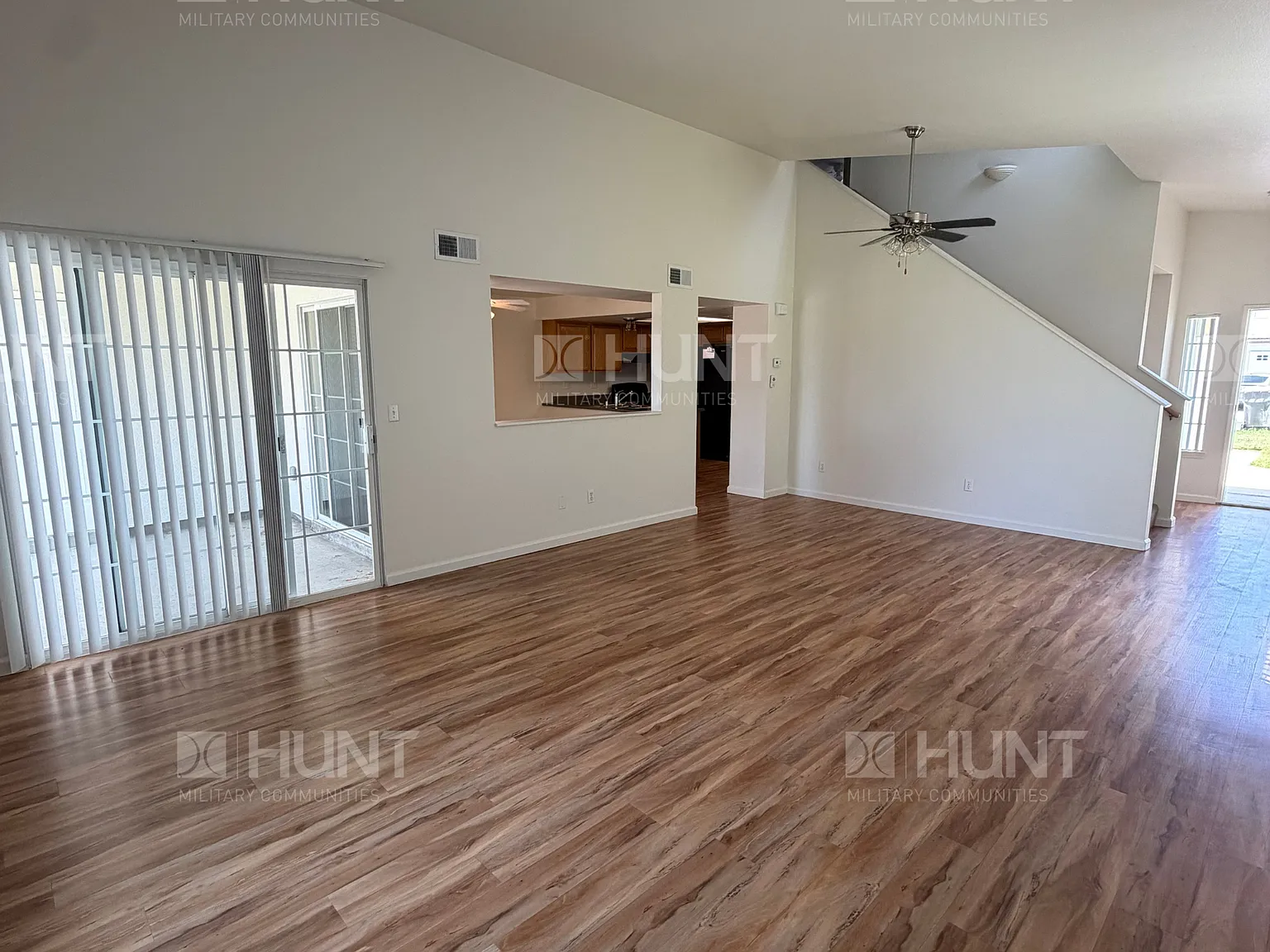 3 bed, 2.5 bath, 1740 sqft, $4,488 — Photo 2