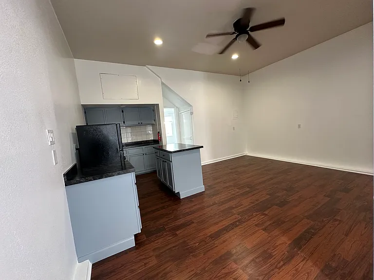 12161 Magnolia St #D — Photo 2