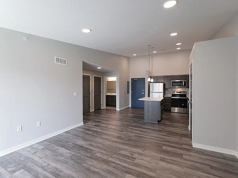 Village West Apartments — Photo 31