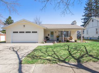 202 Maple Ter, Spring Lake, MI 49456