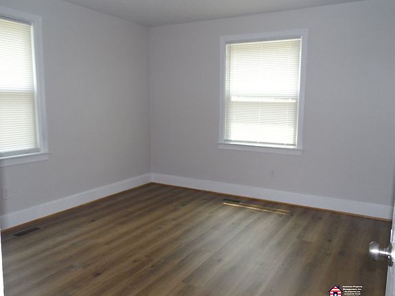 5th image of 1007 Evergreen Ave #B