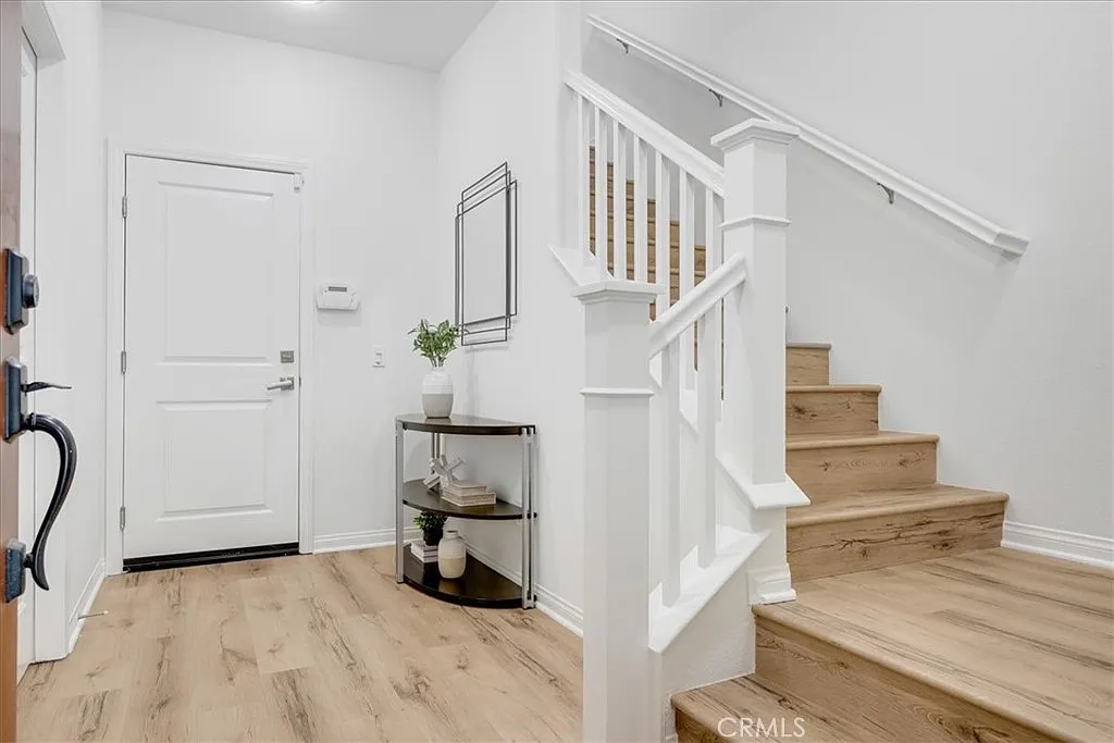 4 bed, 3.5 bath, 1908 sqft, $5,000 — Photo 2