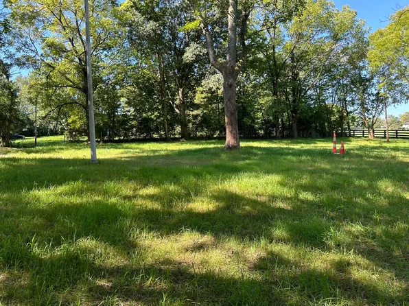 1319 McCalls Mill Rd, Lexington, KY 40515