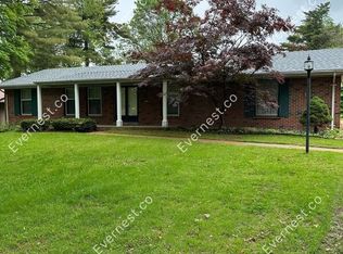 6965 Lake Valley Dr, Florissant, MO 63033