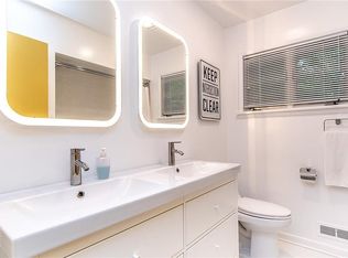 535 Oakridge Dr, Rochester, NY 14617