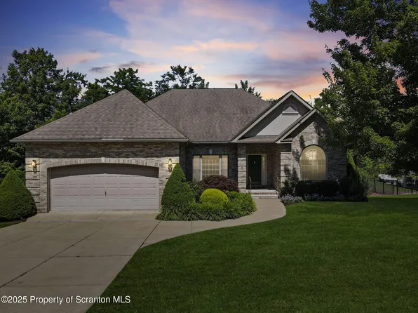 207 Marcaby Ln, Clarks Summit, PA 18411