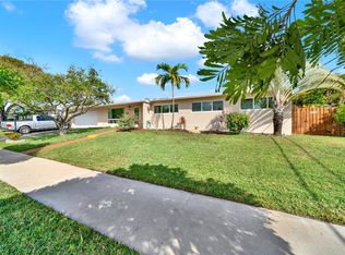 9325 SW 181st St, Palmetto Bay, FL 33157