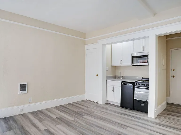 621 Taylor St — Photo 9