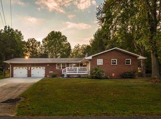 136 Oakwood Est, Scott Depot, WV 25560