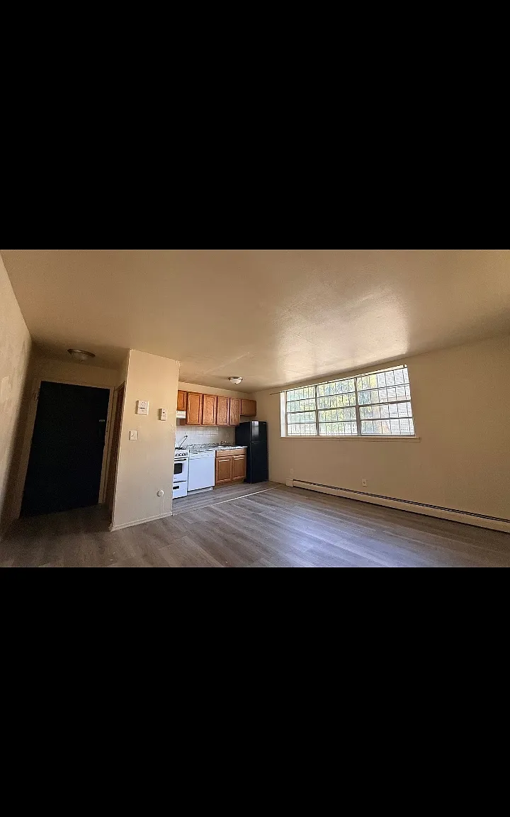 75 E Park St — Photo 4