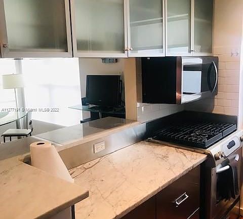 5th image of 810 Pennsylvania Ave APT 12