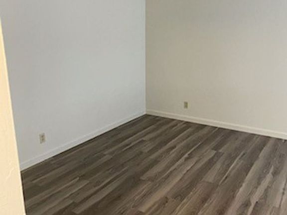 3rd image of 1463 Oak Grove Ave APT 6