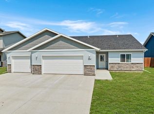 102 Mulberry Loop NE, Minot, ND 58703