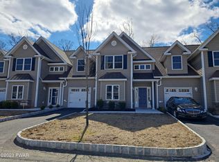 806 Macintosh Way, Matamoras, PA 18336