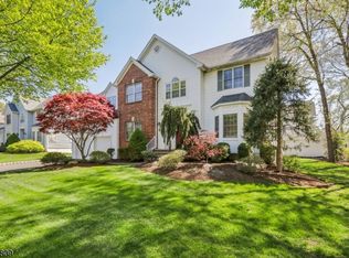 2 Schindler Way, Livingston, NJ 07039
