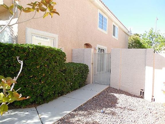 3rd image of 8424 Sewards Bluff Ave