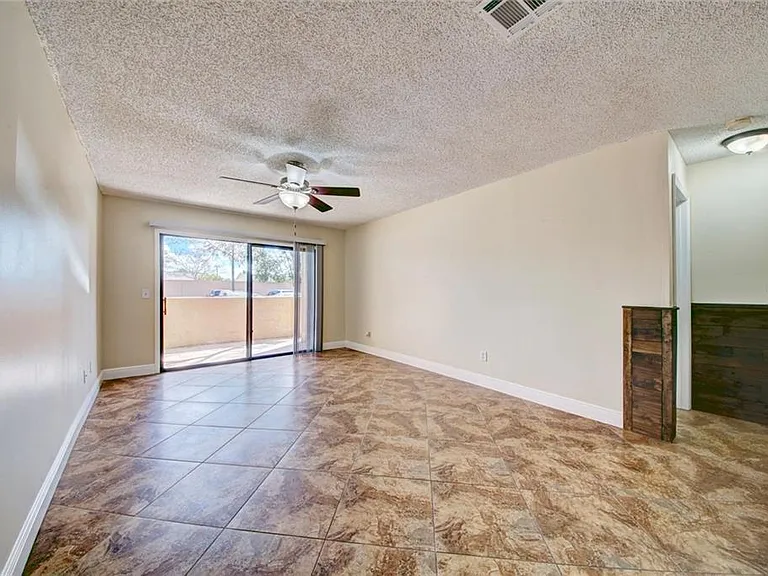 646 Kenwick Cir — Photo 9