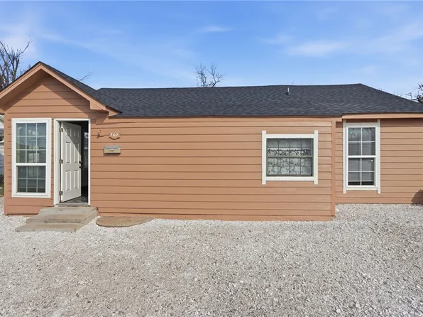 707 S 7th St, Rogers, AR 72756