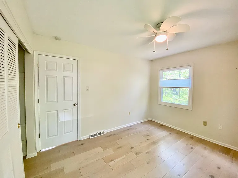 50 Ferncliff Dr — Photo 32