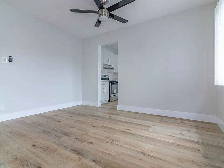 3940 Nicolet Ave — Photo 7