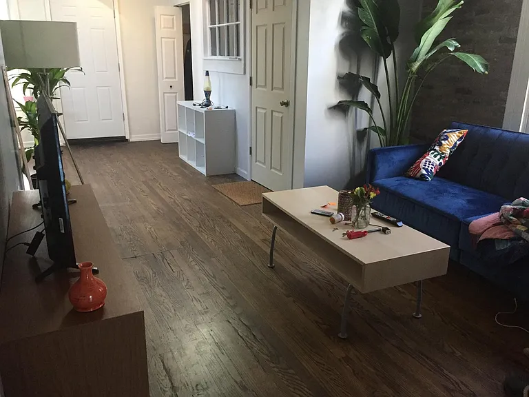 925 N Trumbull Ave #2 — Photo 4